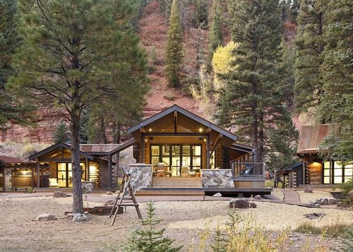 Secluded Luxury Nature Retreat- Private Cabins-Hot Tub-Fly Fishing-Sleeps 10