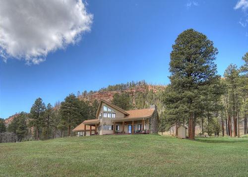 NEW! Open Space, Fresh Air, Mountain Views, Every Bedroom is a Suite!